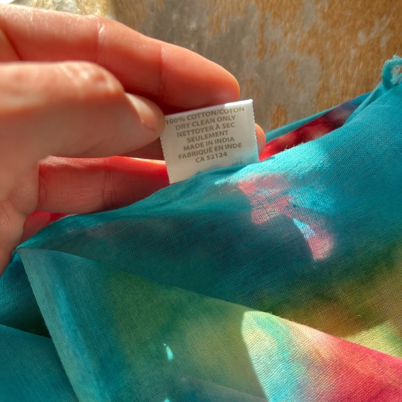 TILO Scarves Color Pop! Luxe soft cotton scarf makes the perfect accessory 😍 - Picture 11 of 13